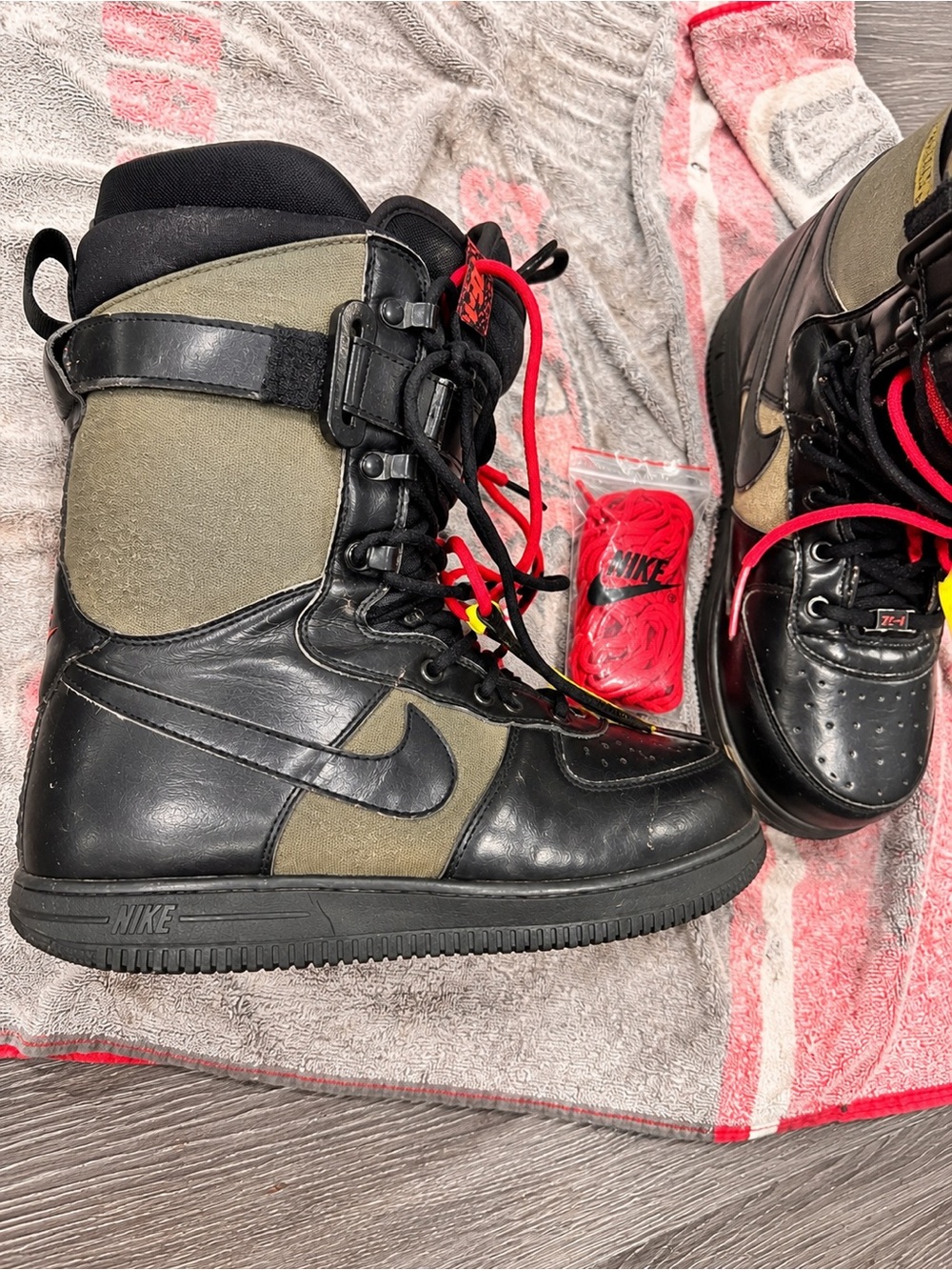Nike Kids Black and Olive Green High-Top Boots with Red Laces